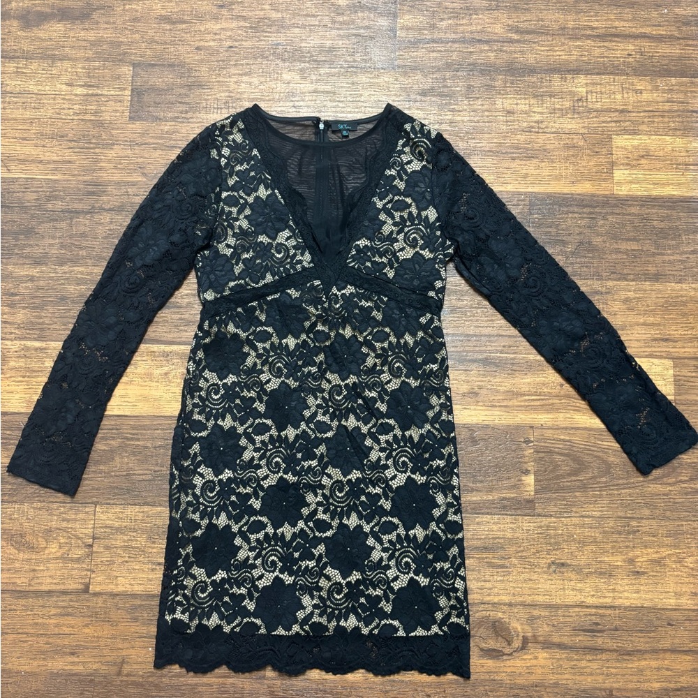 Sky Black and Cream Lace Long Sleeve Dress